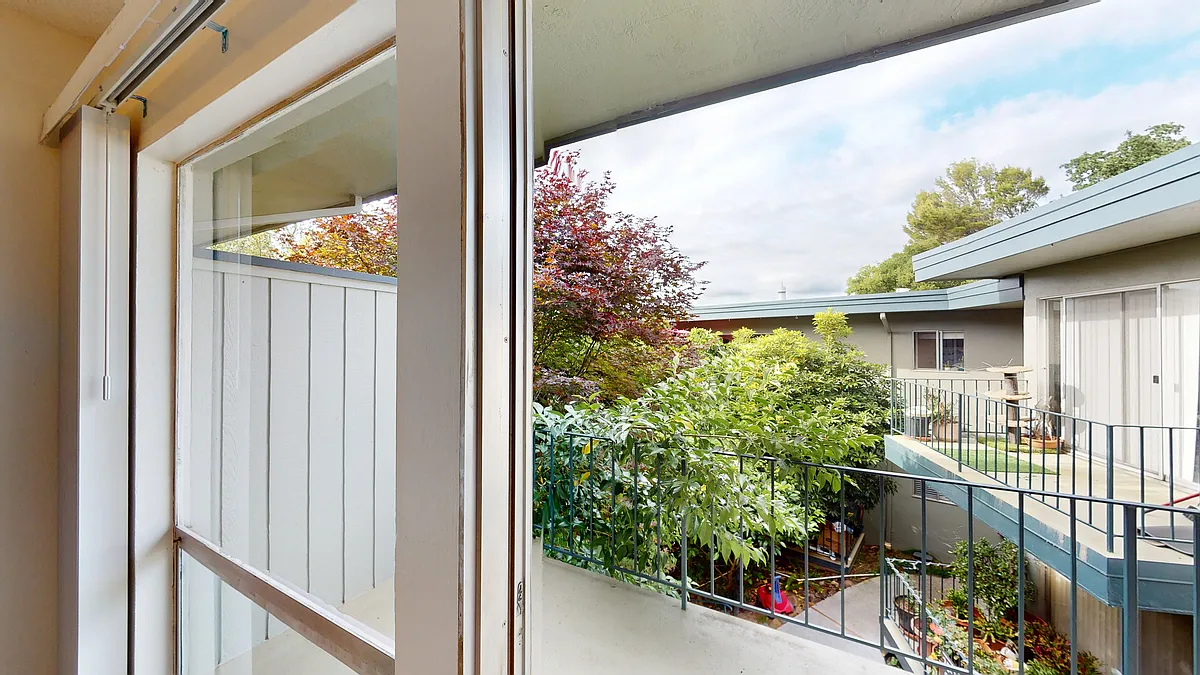 Building Photo - 225 Nova Albion Way #28
