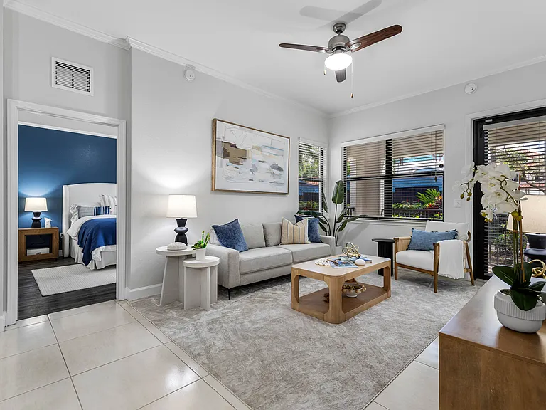 Miramar Park Apartments — Photo 14