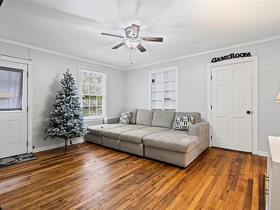3rd image of 310 Court St