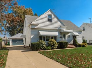 713 Pendley Rd, Willowick, OH 44095