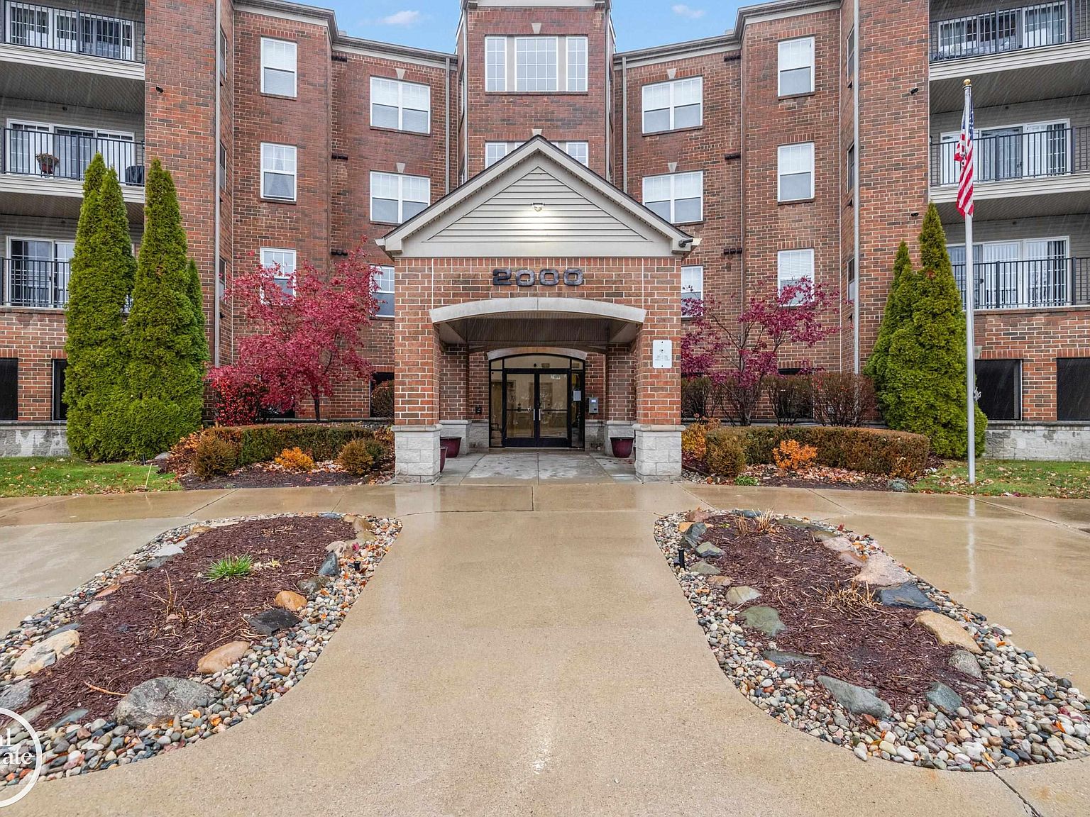 2118 Country Club Dr #10