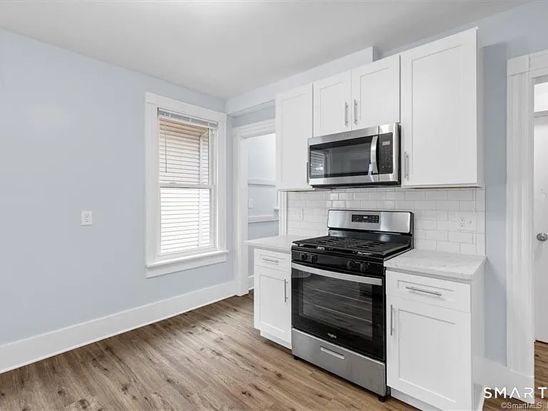 55 Admiral St #2 — Photo 10
