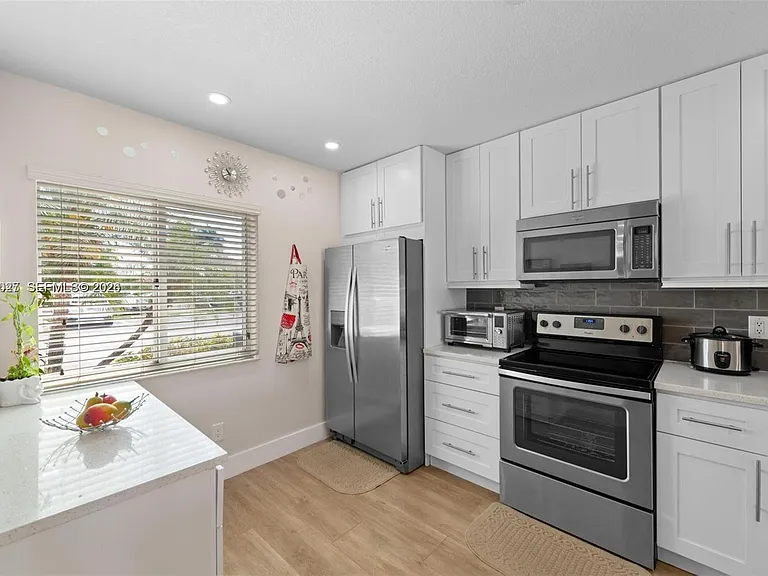 542 NW 208th Ter #542 — Photo 3