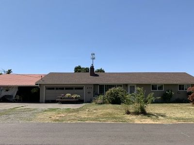 475 N 6th St, Harrisburg, OR, 97446