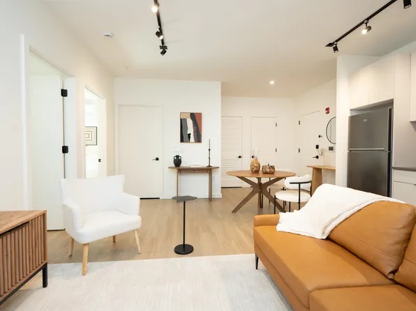 328 Pacific Avenue image 9 of 43