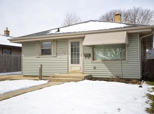 2120 Grove Ave, Racine, WI 53405