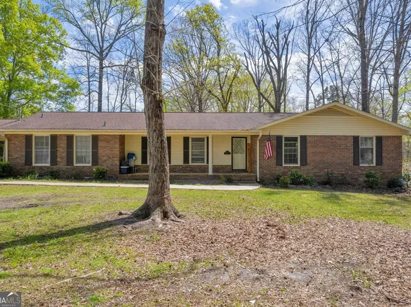 1322 Deer Ln, Elberton, GA 30635