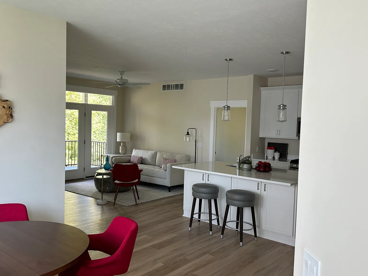 Viridian Place Condominiums — Photo 2
