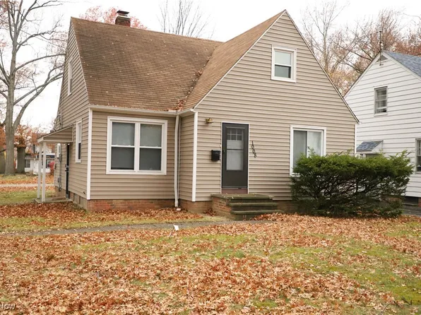 1008 Woodview Rd, Cleveland Heights, OH 44121
