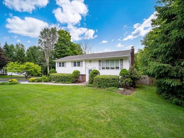 27 Bernstein Drive, Woodbourne, NY 12788
