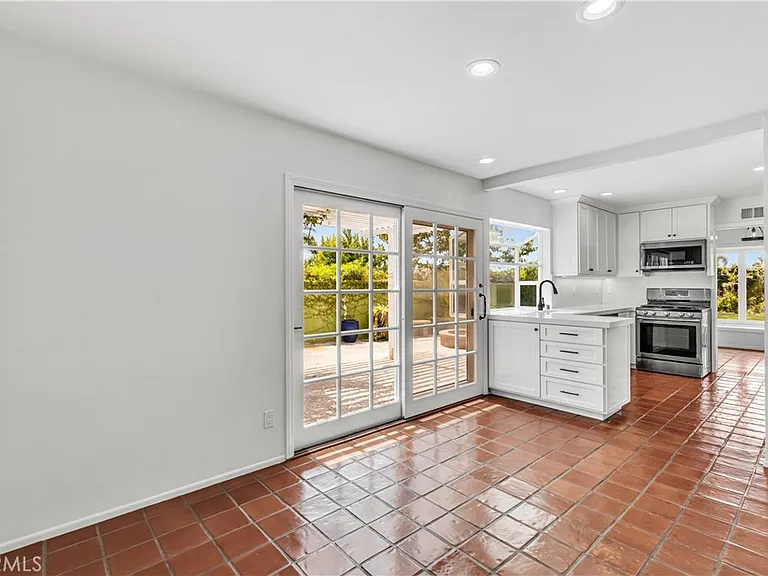 33051 Christina Dr — Photo 7