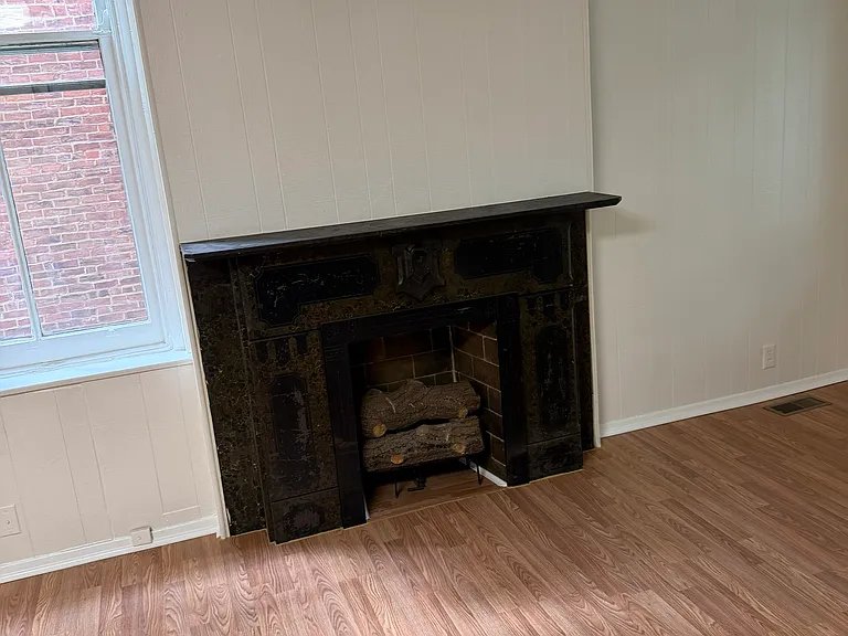 631 Overton St #1 — Photo 5