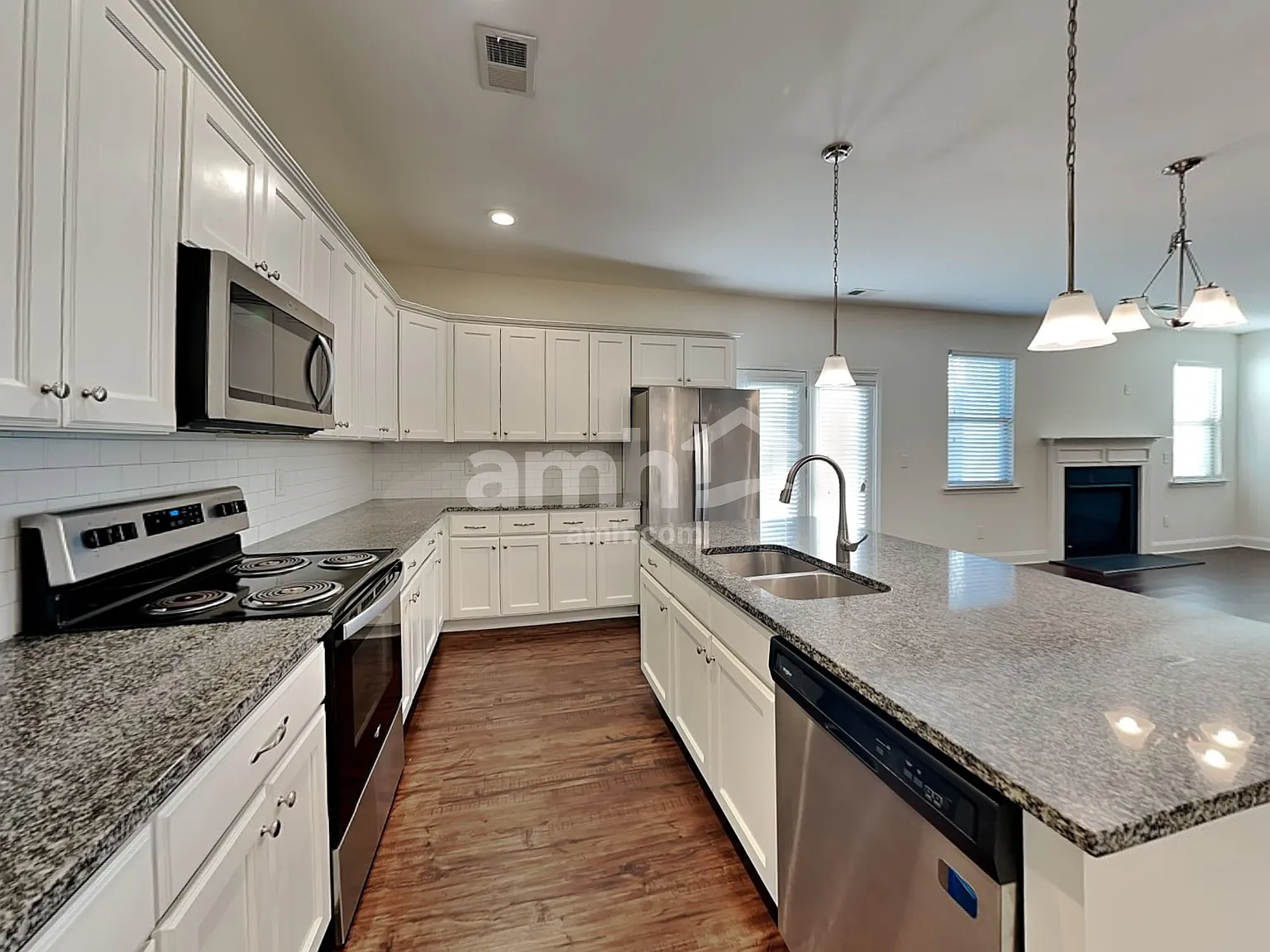 4 bed, 2.5 bath, 2620 sqft, $2,535 — Photo 4