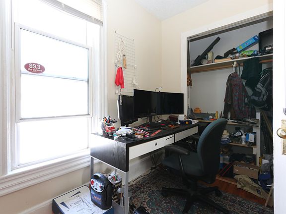 4th image of 2426 26th Ave S #1