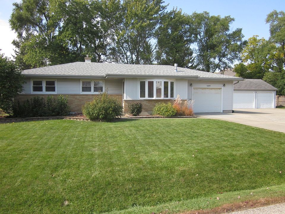 1st image of 1086 Oakwood St