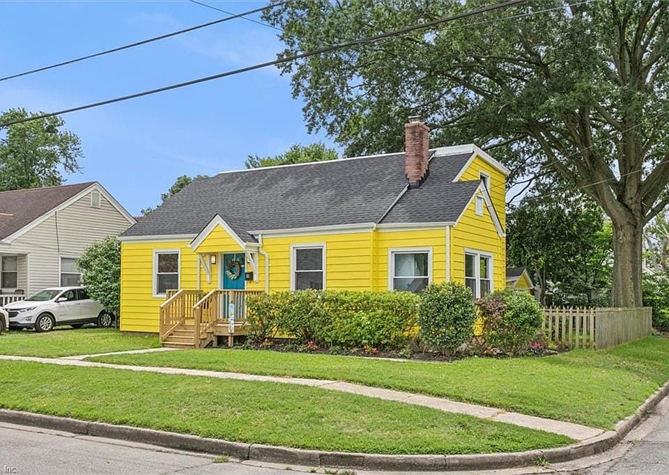 1st image of 161 W Lorengo Ave