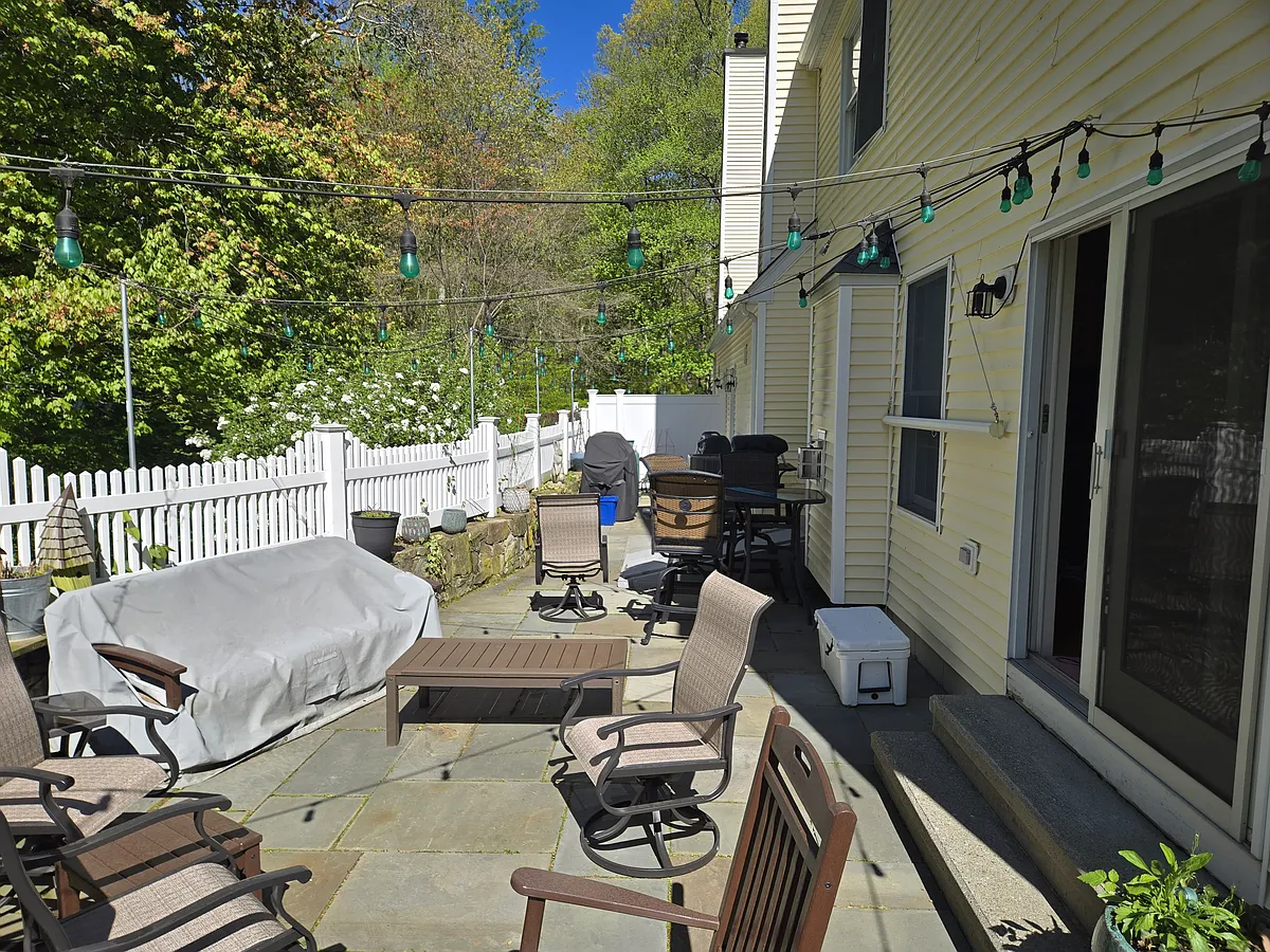Building Photo - 58 River St #58