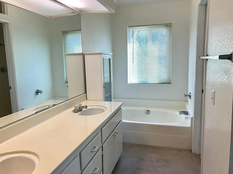 15325 Seitz Ct — Photo 9