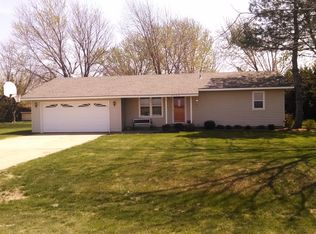 5906 N Eisenhower Dr, Hutchinson, KS 67502