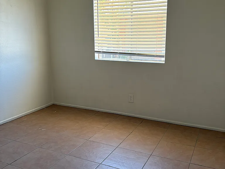 701 W 16th Ave #1 — Photo 14