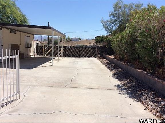 3rd image of 1426 Luna Ln