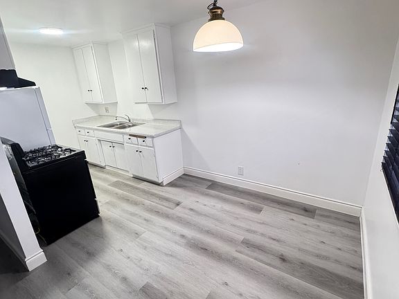 5th image of 1133 E Alosta Ave #1150