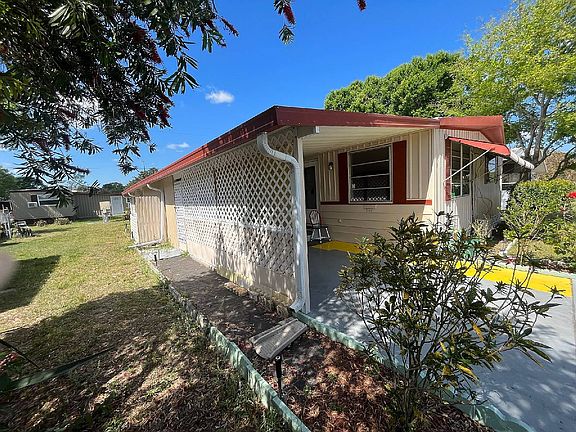 3rd image of 2522 Percy Ave