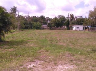 100 Crescent Lake Dr, North Fort Myers, FL 33917