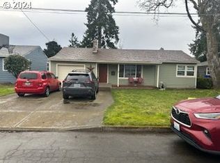 615 E Clarendon St, Gladstone, OR 97027