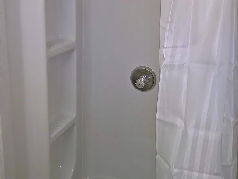 4550 Lakeshore Blvd #3 — Photo 7