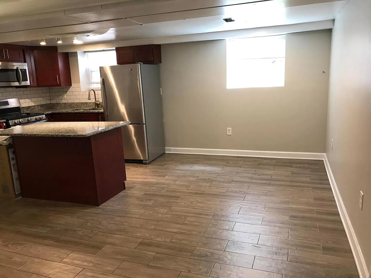 1 bed, 800 sqft, $1,100 — Photo 3