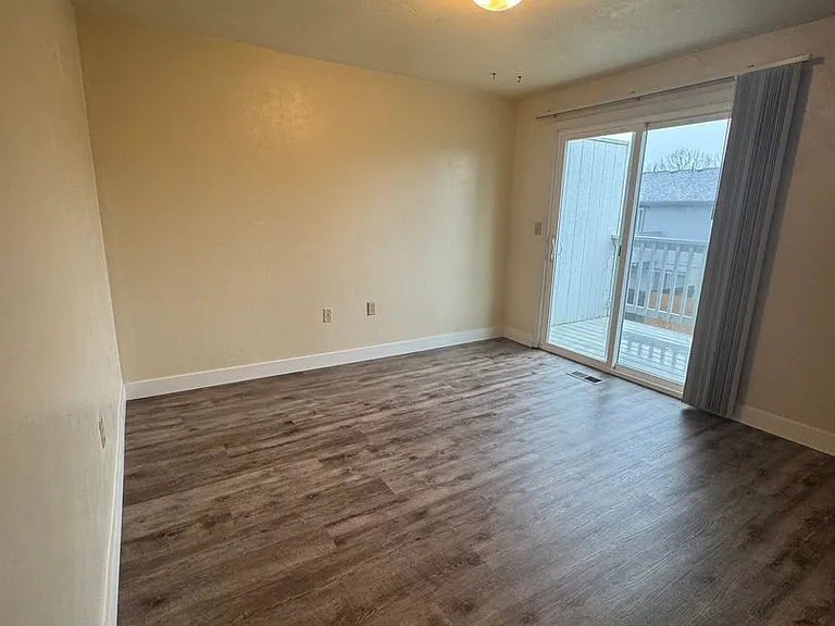 Meadow Green Townhomes — Photo 34
