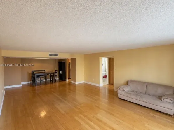 2801 NE 183rd St APT 202W, Aventura, FL 33160