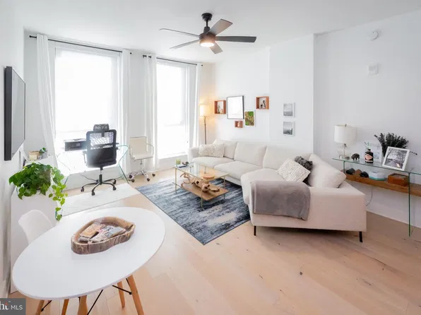 1211 Van St SE #1210, Washington, DC 20003