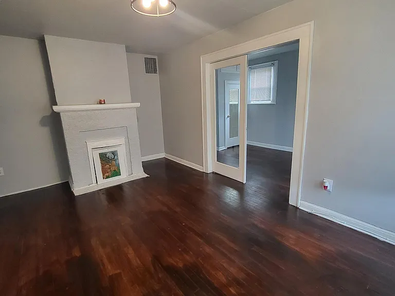 1718 Pinegrove Ave #2 — Photo 6