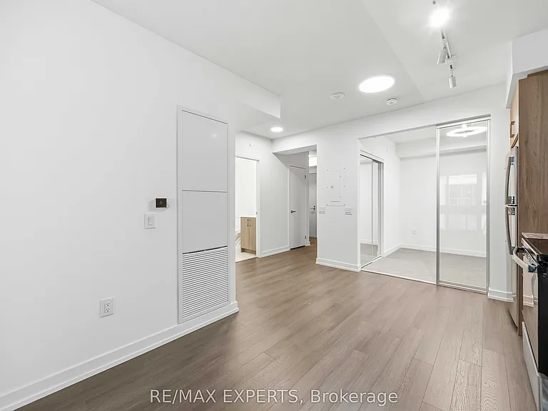 4010 Eglinton Ave W #320 — Photo 17