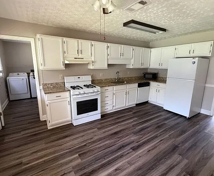 2107 Fairway Ct SE #B — Photo 9