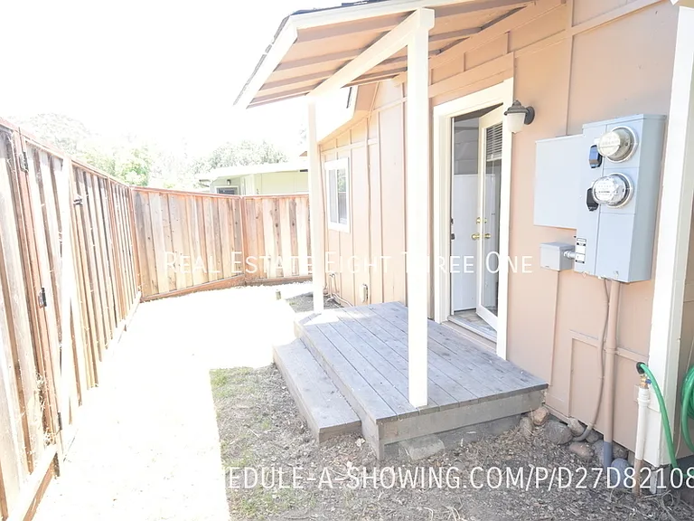 3250 Greenbrae Ln #B — Photo 9