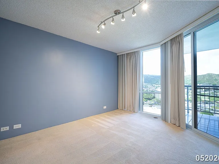 1212 Nuuanu Ave #2406 — Photo 11