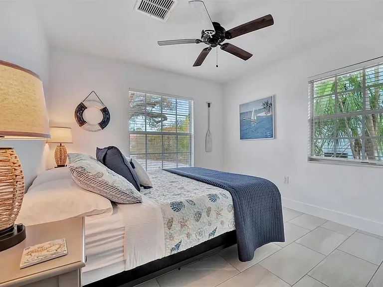 567 Venice Ln — Photo 22