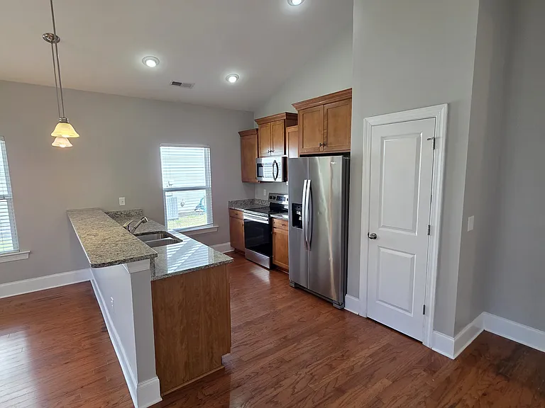 1608 Palmetto Palm Dr — Photo 9