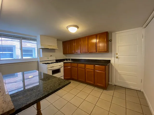 1 bed, 600 sqft, $1,200 — Photo 2