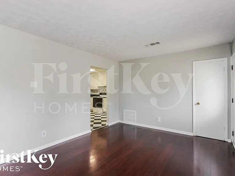 2847 Haddon Dr — Photo 5