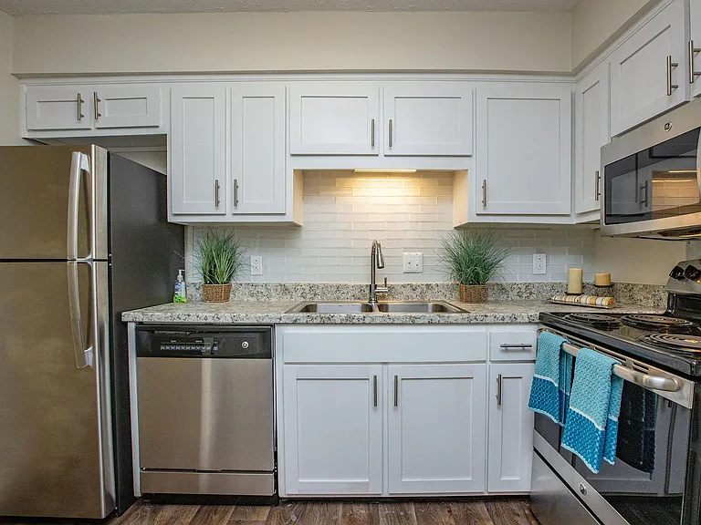 Chase Cove Apartments — Photo 55