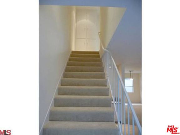 5th image of 11937 Darlington Ave APT 3