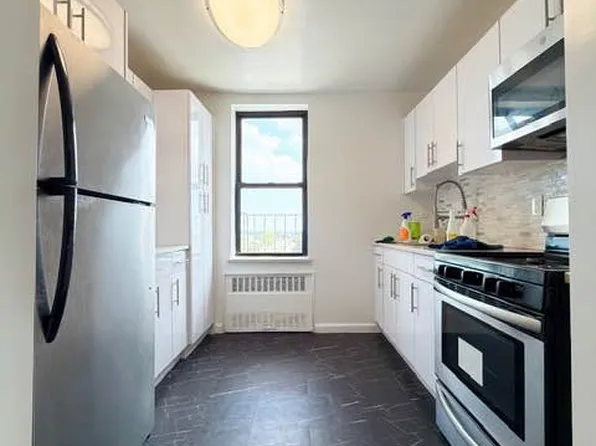 88-50 179th St #6, Jamaica, NY 11432