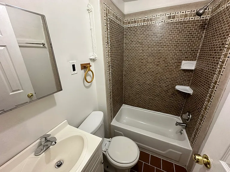 2311 Christian St #1F — Photo 8