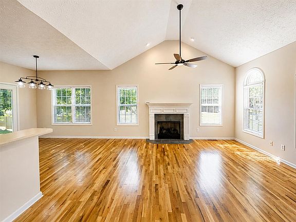 3rd image of 1313 James Edward Ct