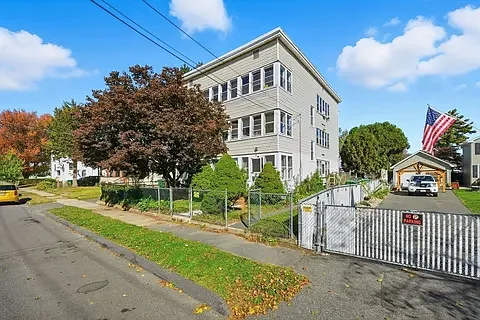 3 bed, 1100 sqft, $1,750 — Photo 1
