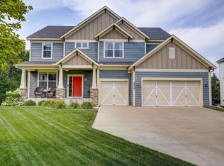 5953 Woodcrest Way, Shoreview, MN 55126